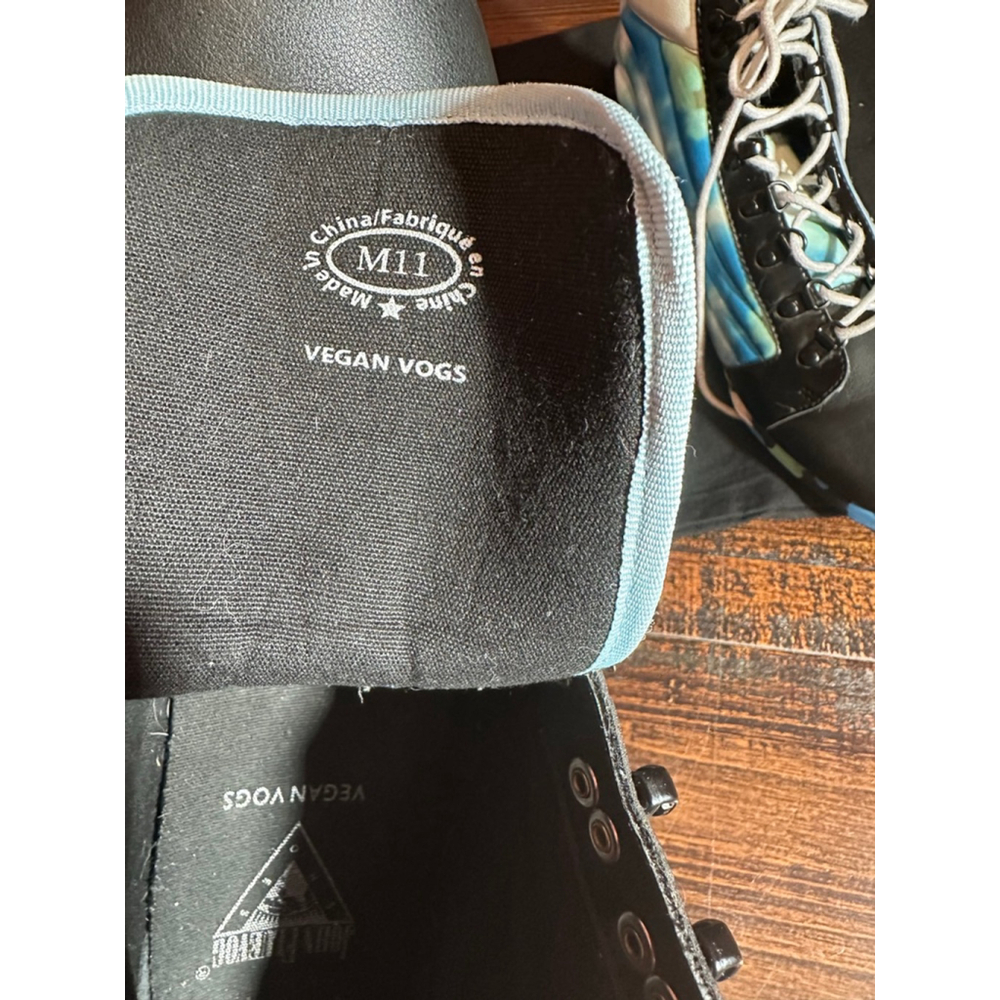 Men's John Fluevog Vegan Vogs Boots 11 Black Blue - Picture 6 of 13